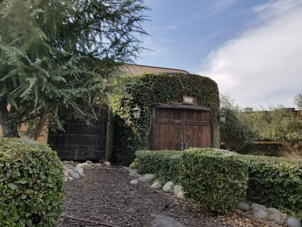 曼特卡旅游景点-Delicato Family Vineyards Tasting Room