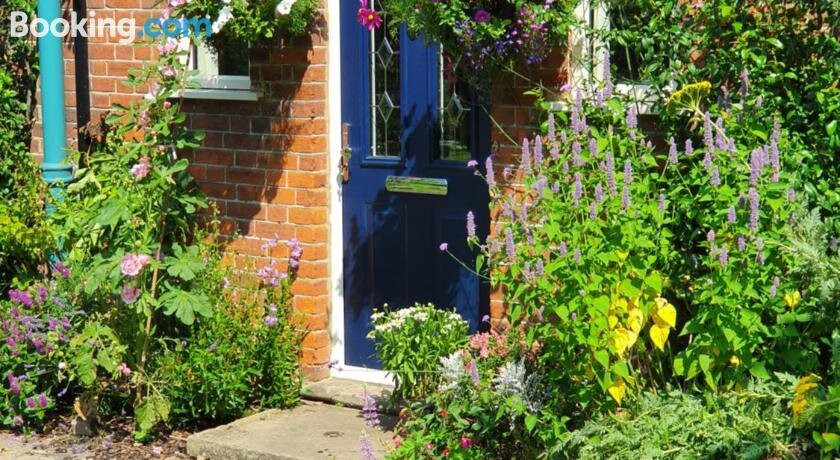 The Lodge Stanwell, Heathrow主图