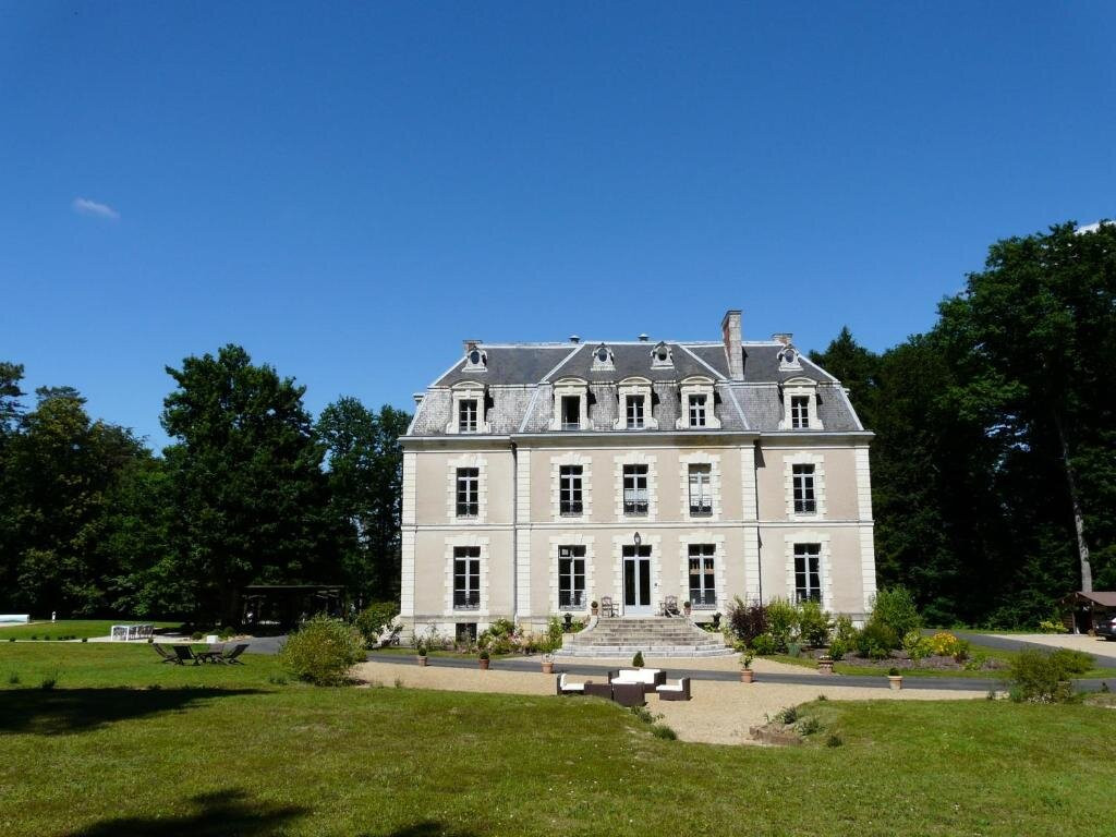 Chateau des Essards主图