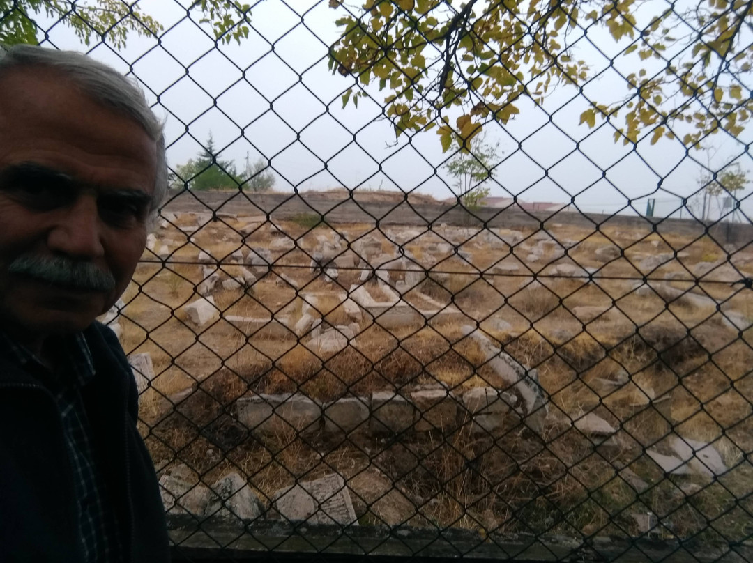 Kırk Kardeşler Mezarlığı-Battalgazi必去景点