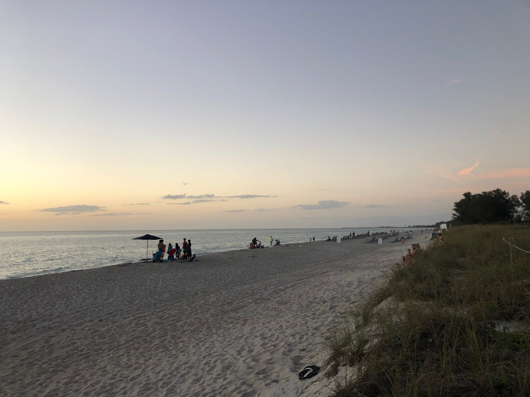 Alison Hangerup Beach-俘虏岛必去景点