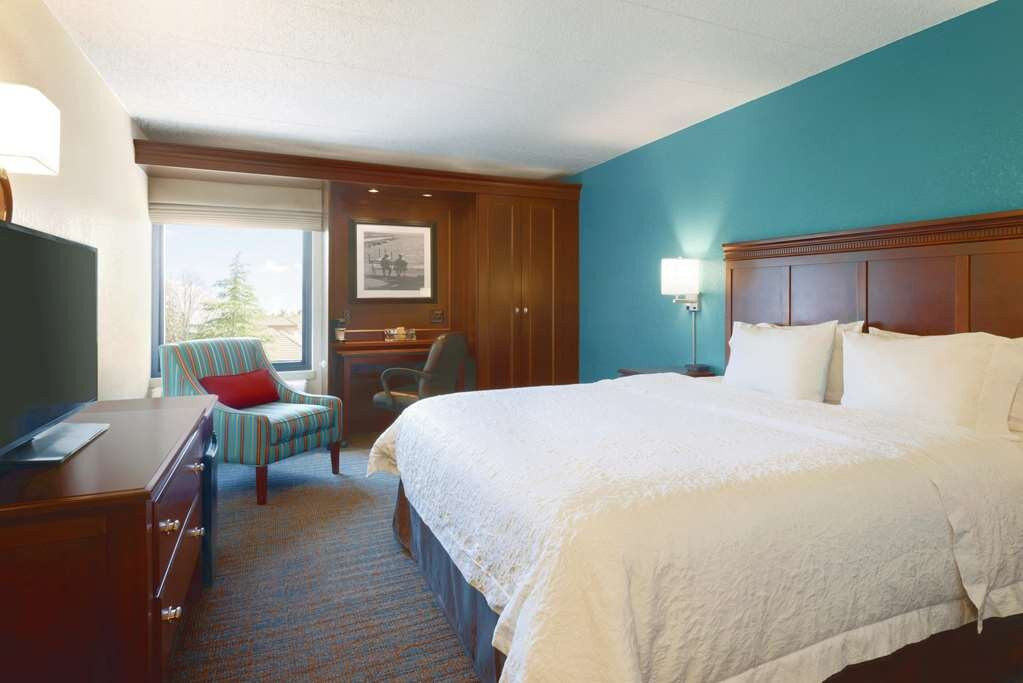 Hampton Inn Madison East主图