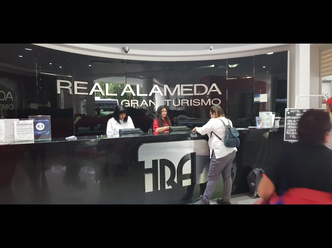 瑞尔阿拉米达日奎雷塔罗酒店主图