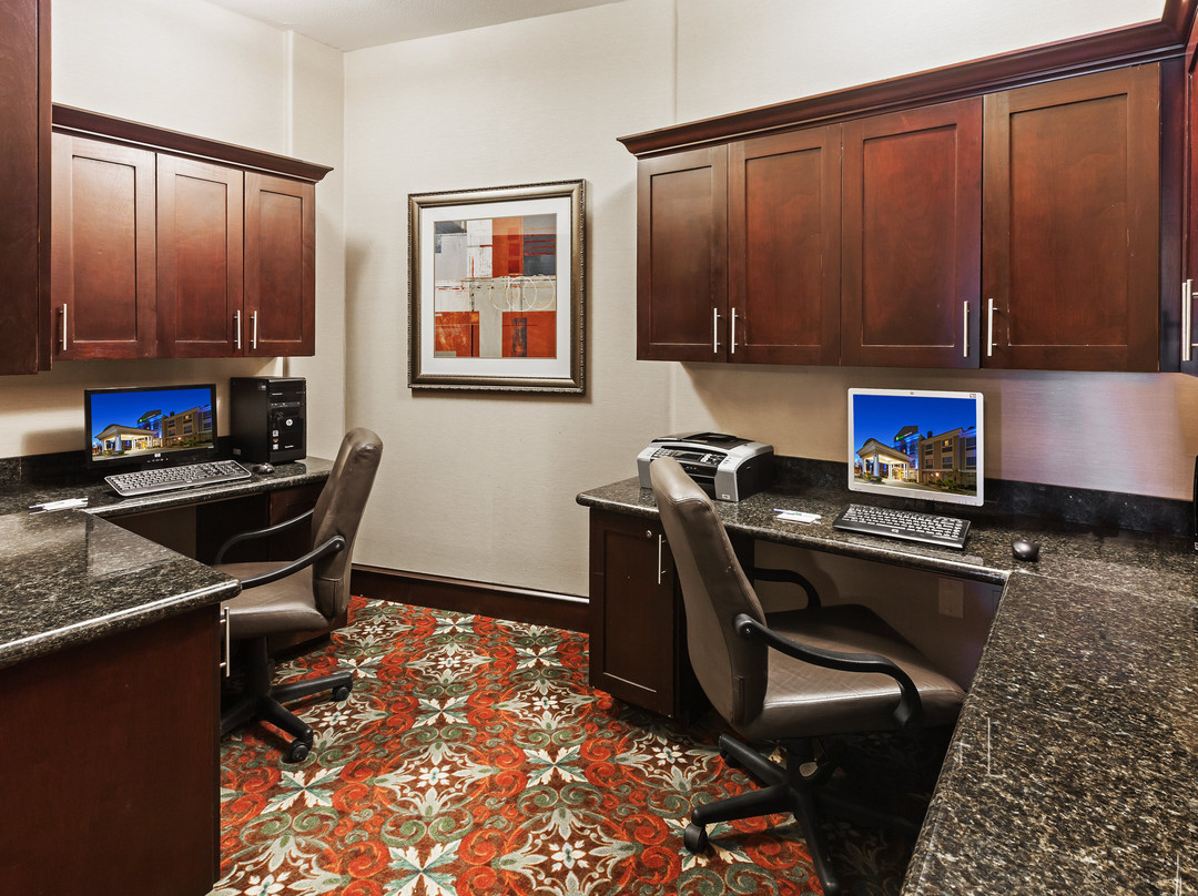 Holiday Inn Express & Suites Henderson-Traffic Star by IHG主图