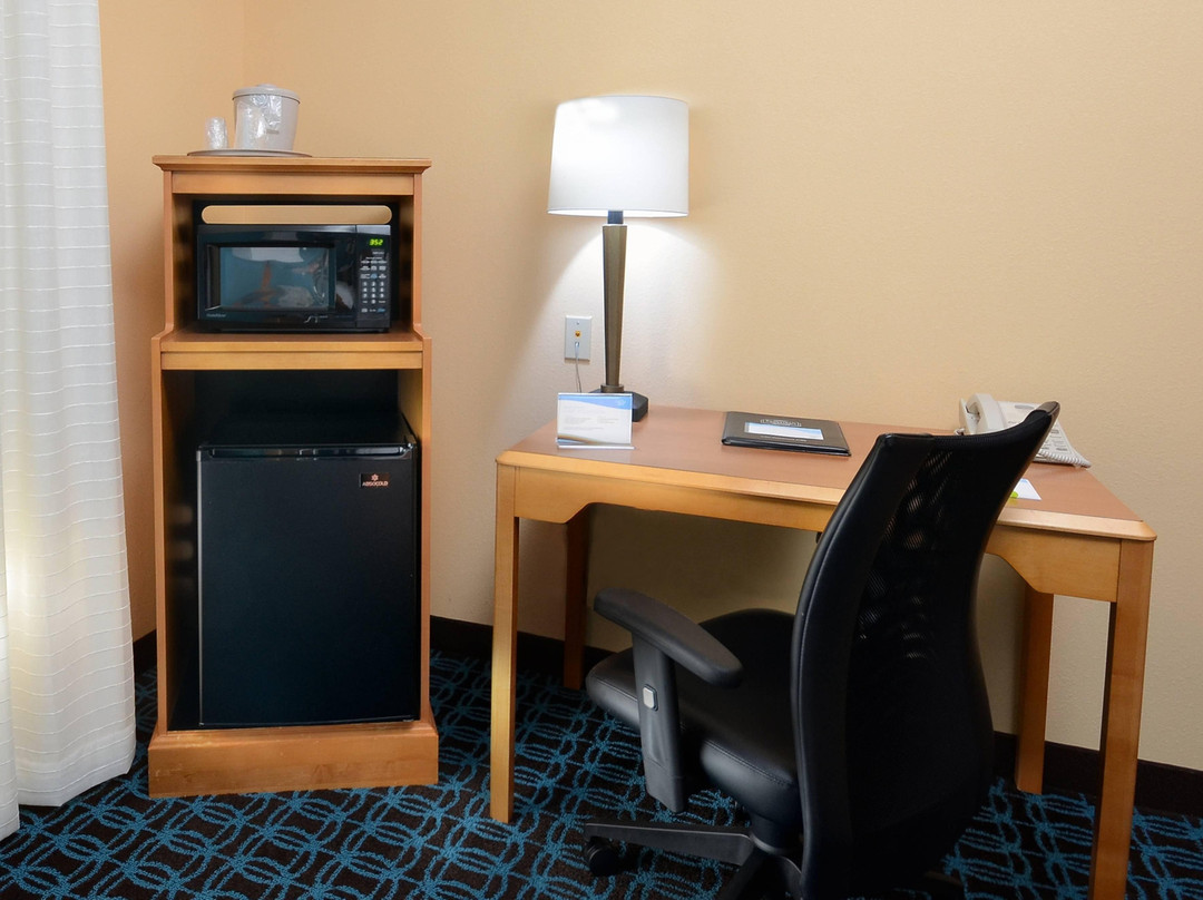 Fairfield by Marriott Inn & Suites Roanoke Hollins/I-81主图