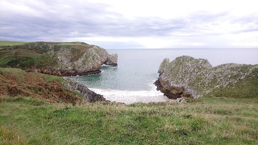 Playa de Berellin-Prellezo必去景点