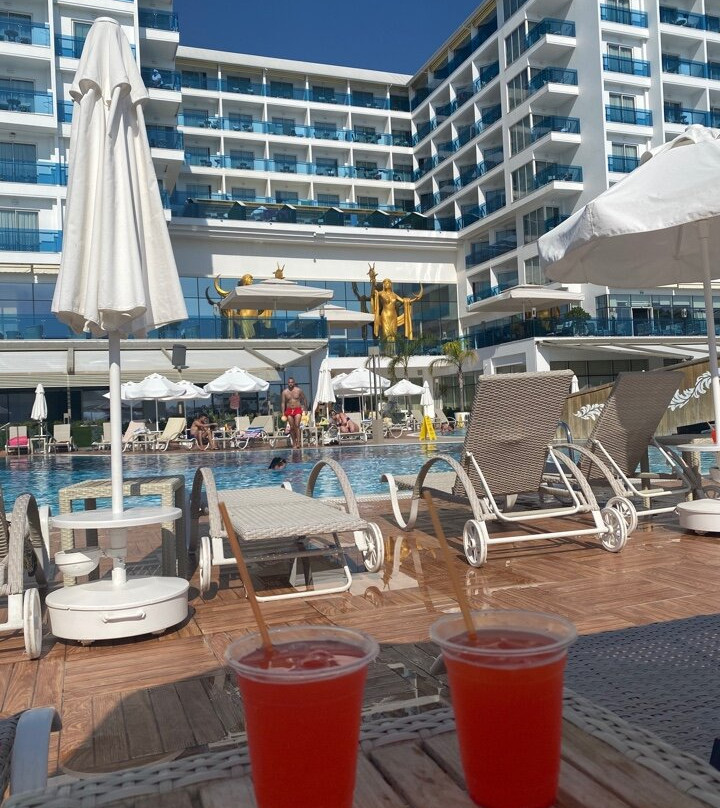 Azura Deluxe Resort & Spa主图