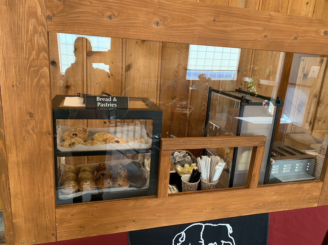 白色水牛酒店主图