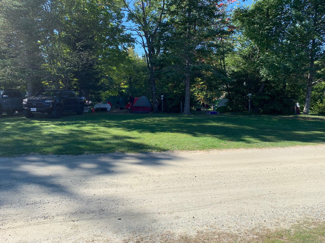 Along The River Campground And Cabins主图