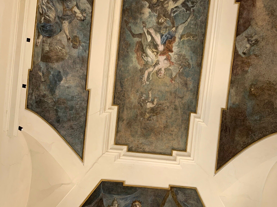 Palazzo Ardinghelli-拉奎拉必去景点