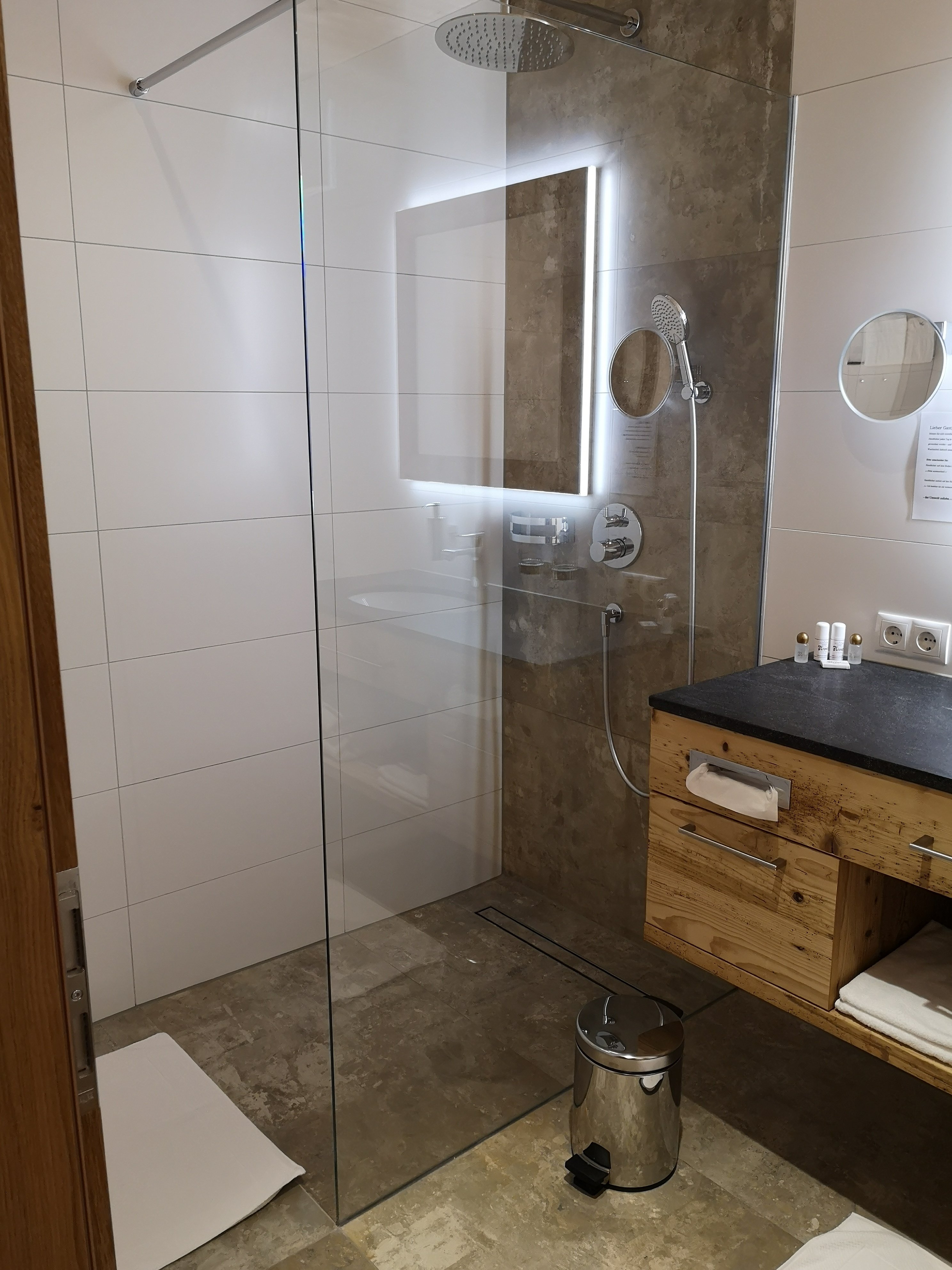 Hotel Krone Langenegg-浴室