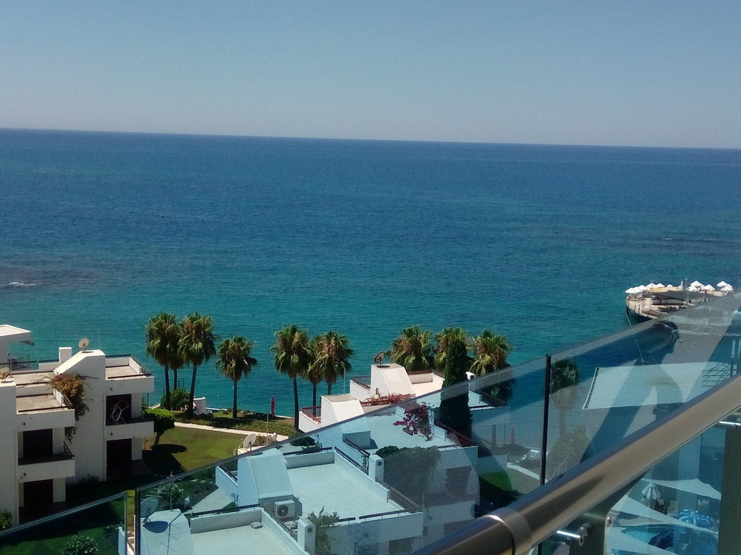 Azura Deluxe Resort & Spa主图