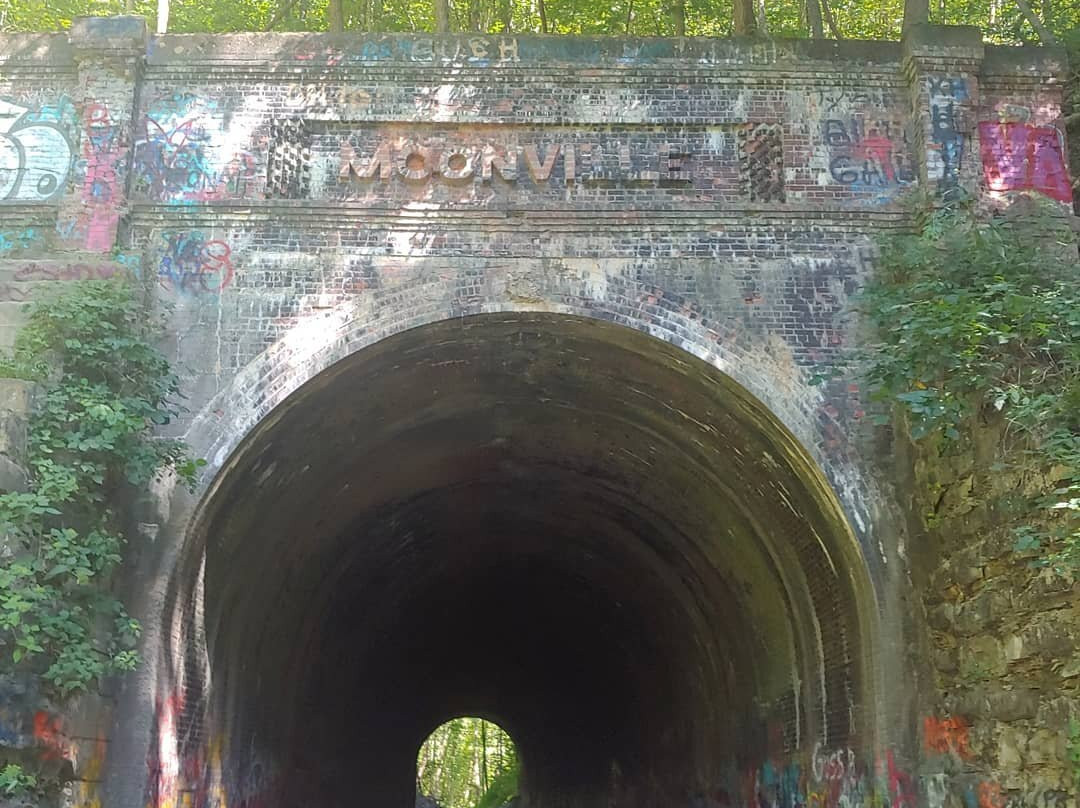 Moonville Tunnel景点图片