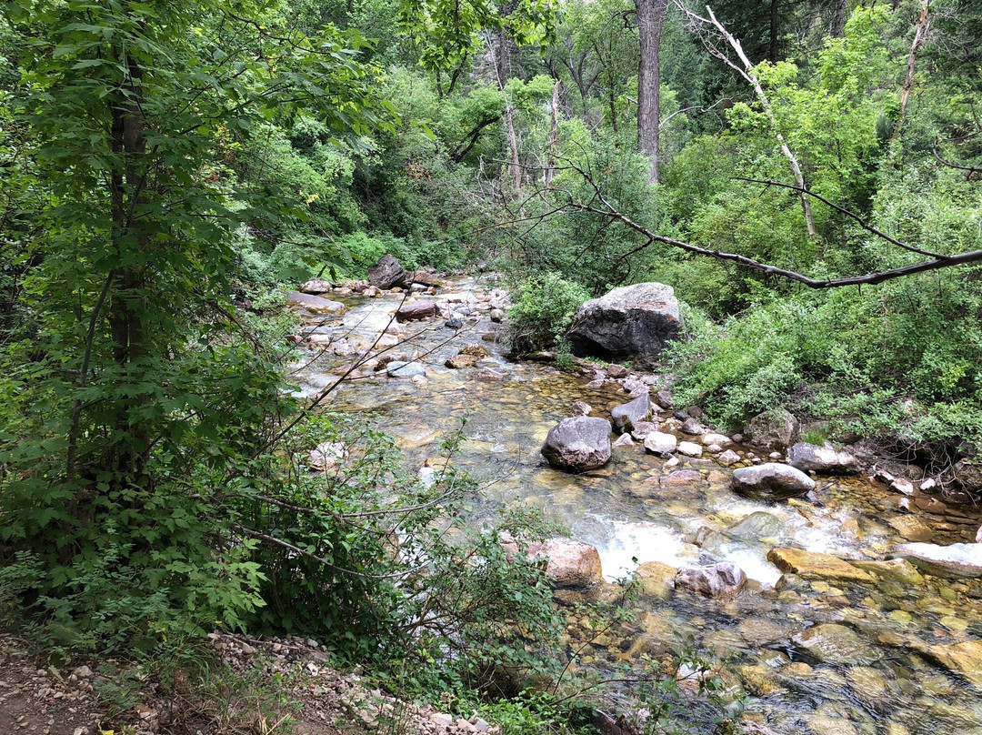 Grizzly Creek Trail-格伦伍德温泉必去景点