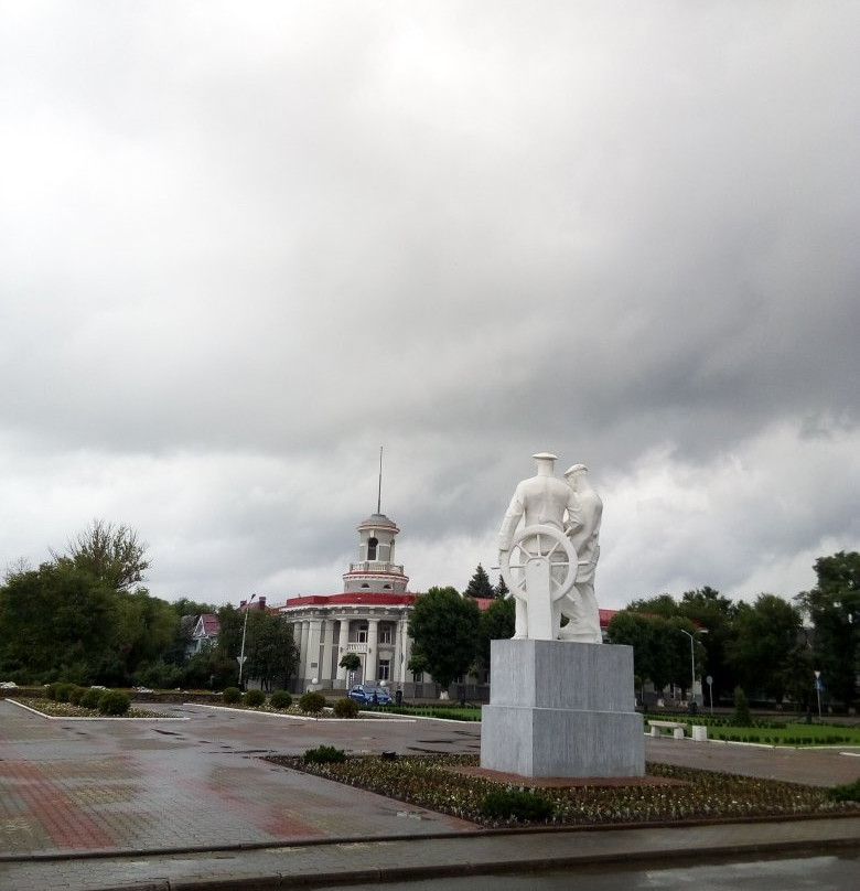 Monument to Rechnik and Worker景点图片