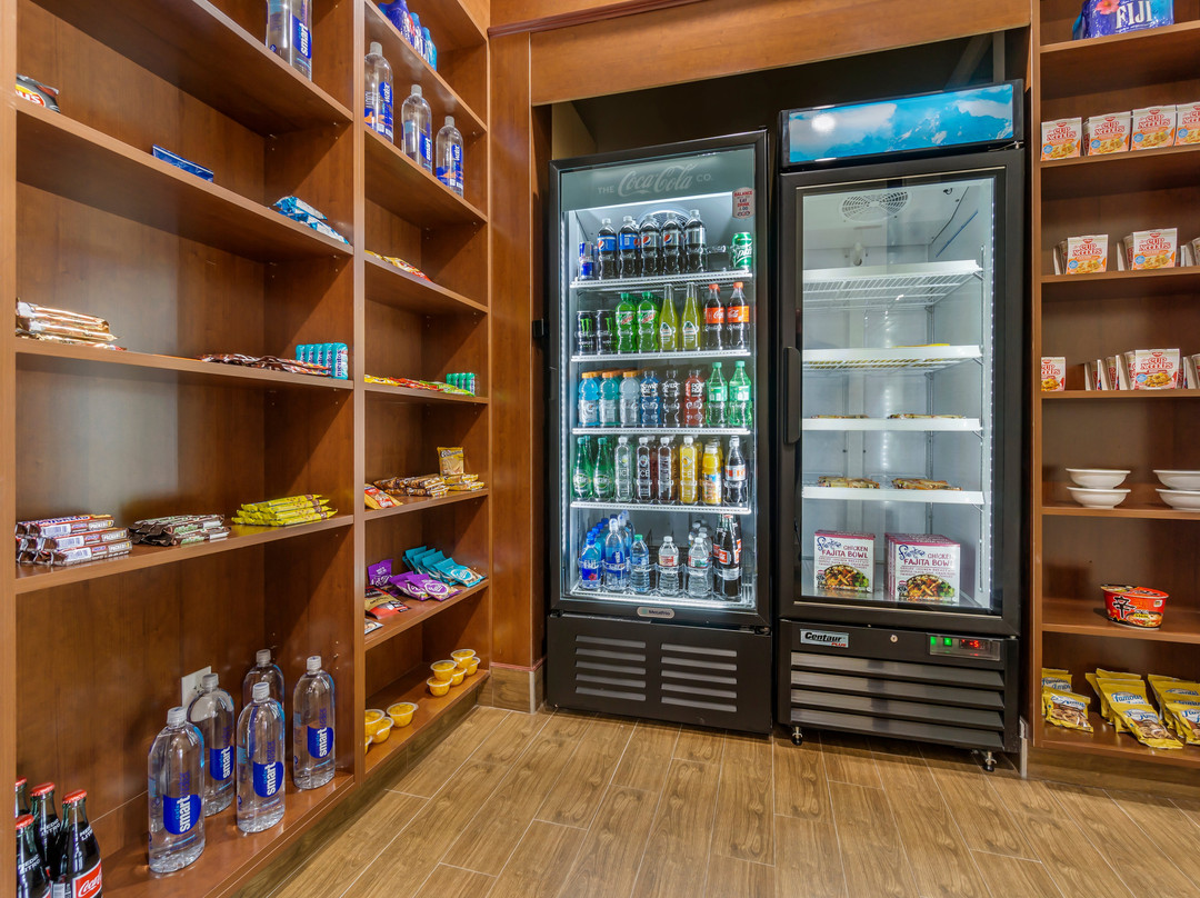 Comfort Inn & Suites Lakewood by JBLM主图