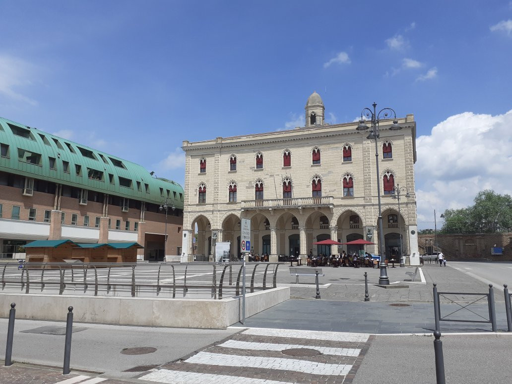 Palazzo Barbiani-Cavarzere必去景点