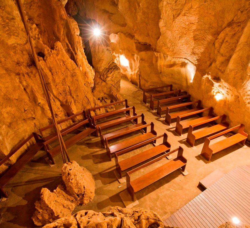 Capricorn Caves-The Caves必去景点