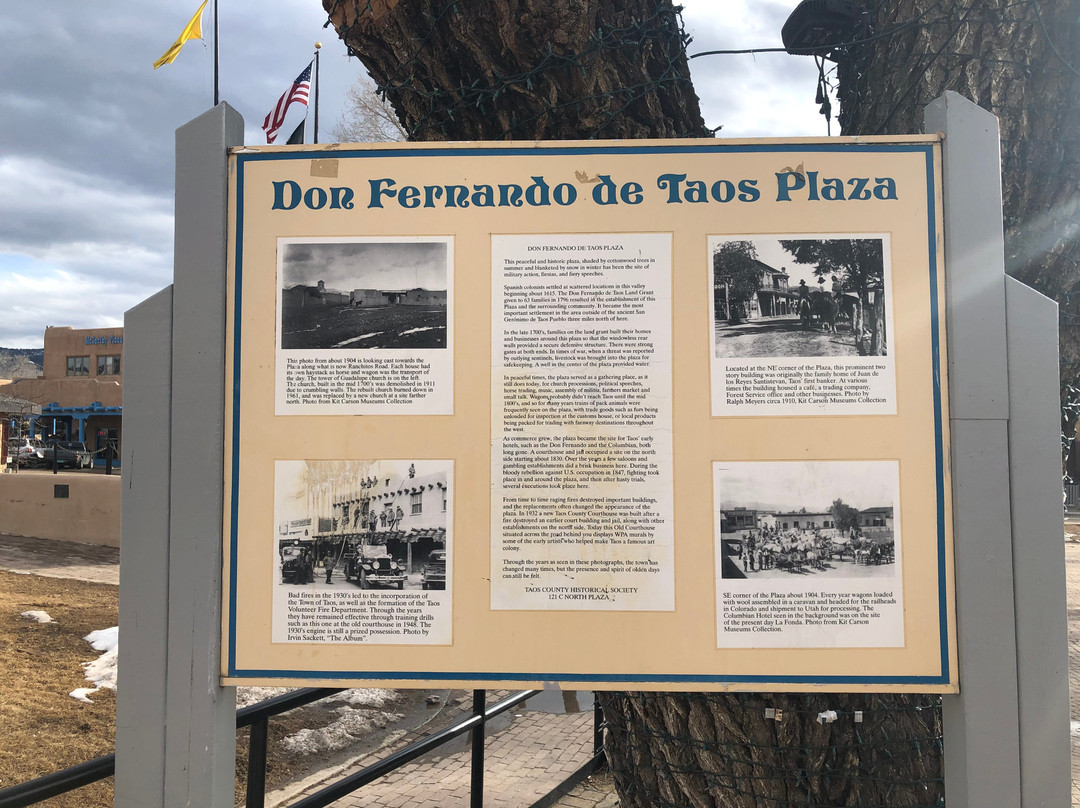 Taos Plaza景点图片