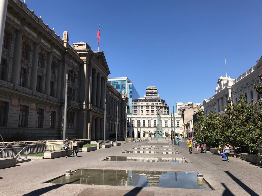 Palacio de Tribunales de Justicia-圣地亚哥必去景点