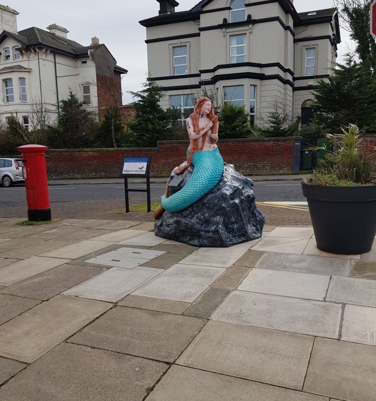 Black Rock Mermaid Statue