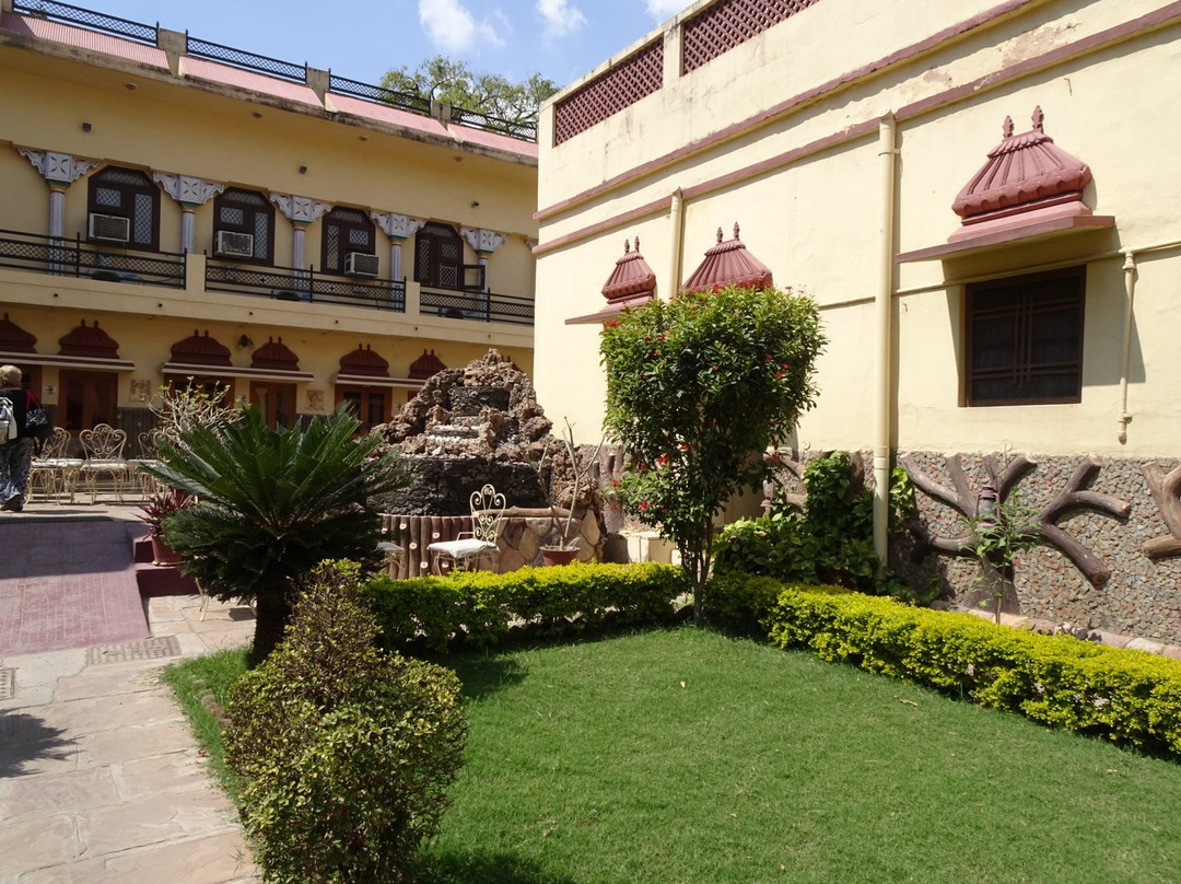 Ishwari Niwas Palace主图
