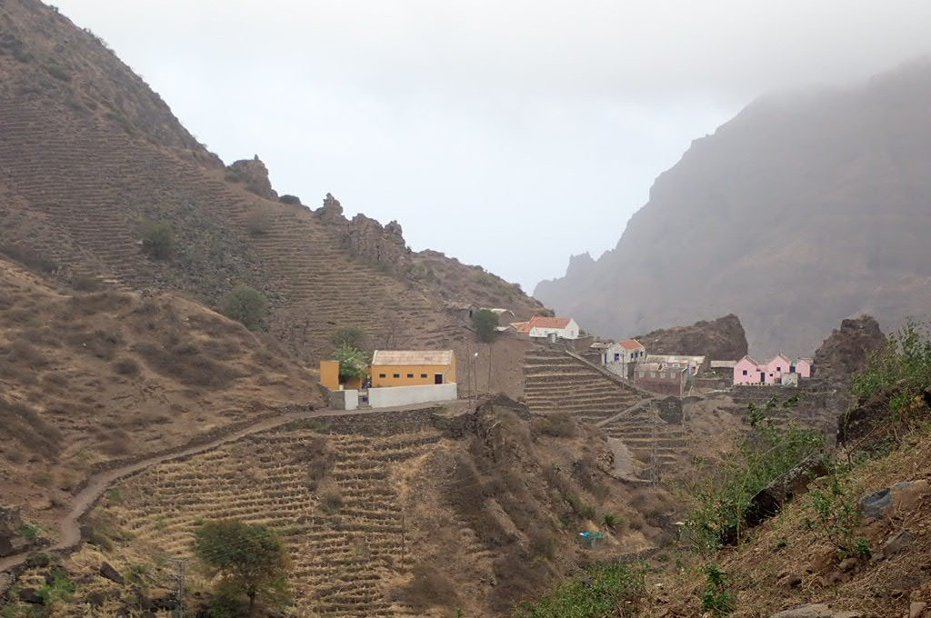 Rotxa Skribida Hiking and Tours景点图片