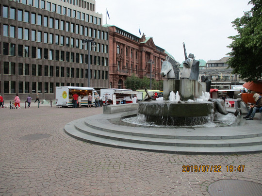 Neptunbrunnen-不莱梅必去景点