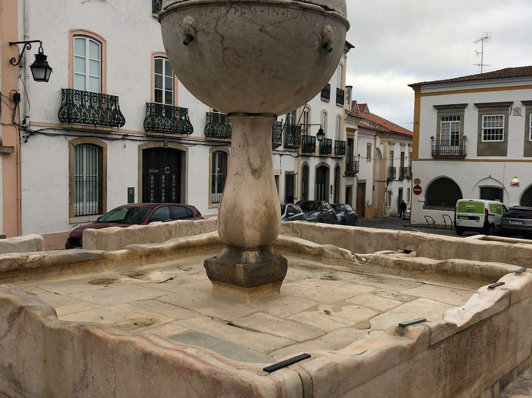 莫拉門（埃武拉）的噴泉-埃武拉必去景点