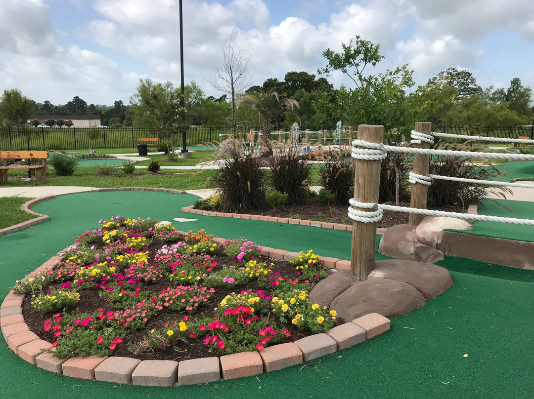 Longview Greens Miniature Golfing景点图片