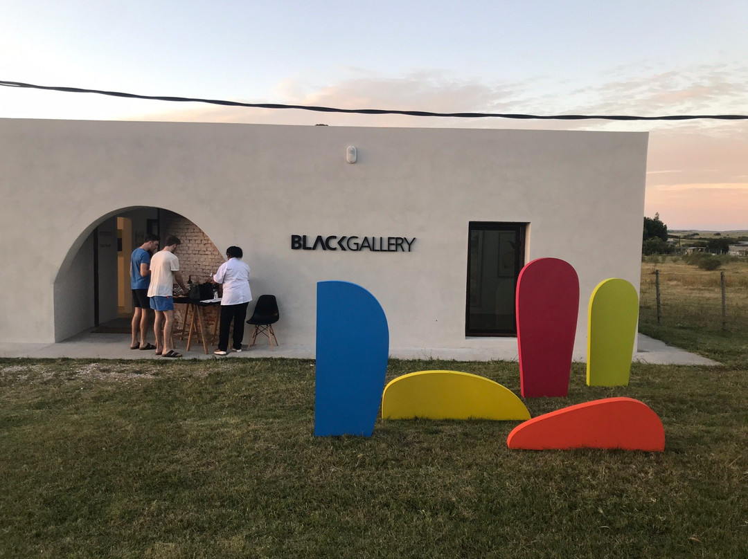 Black Gallery-Garzon必去景点