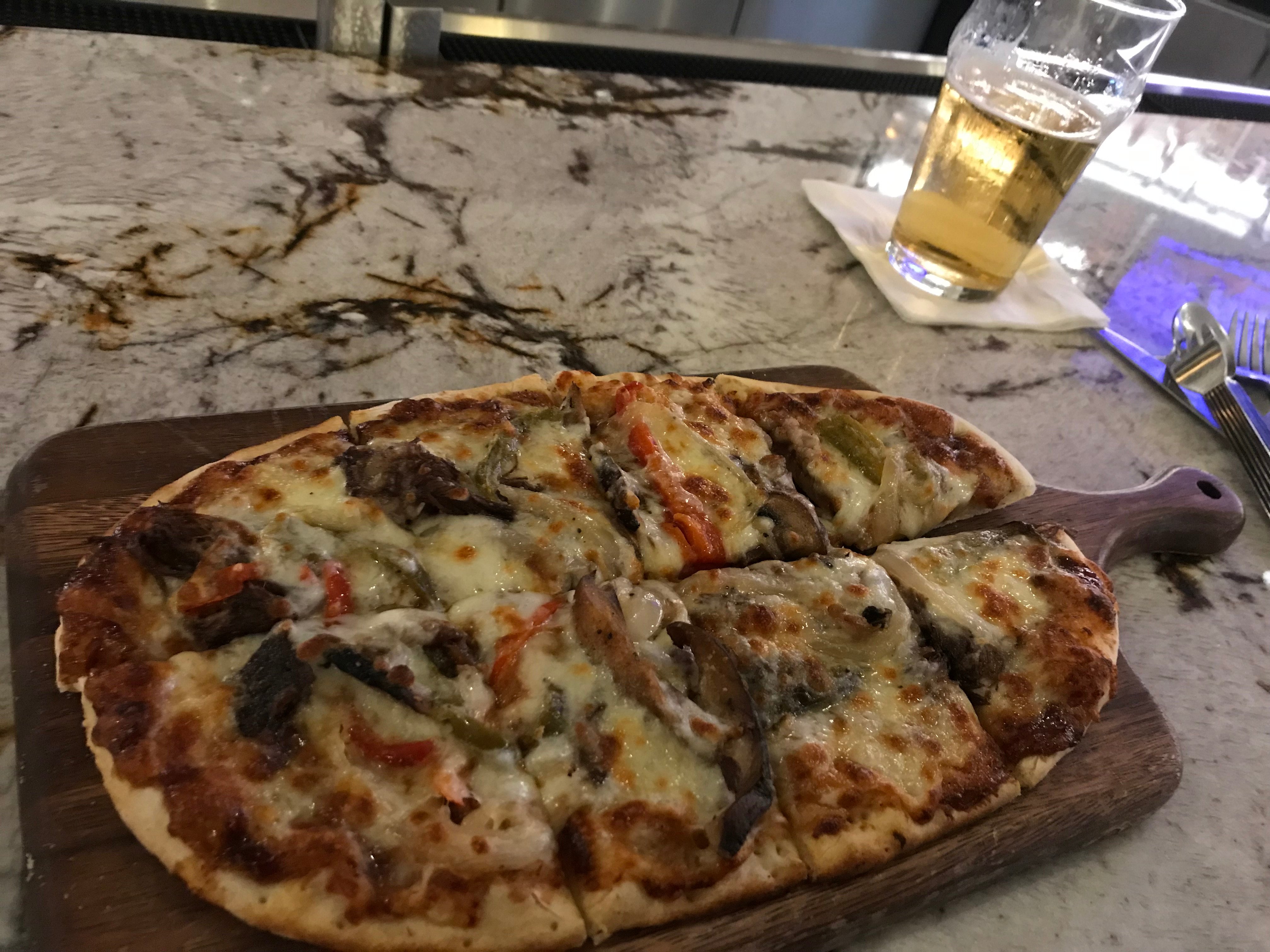 威奇托机场希尔顿逸林酒店-餐饮
