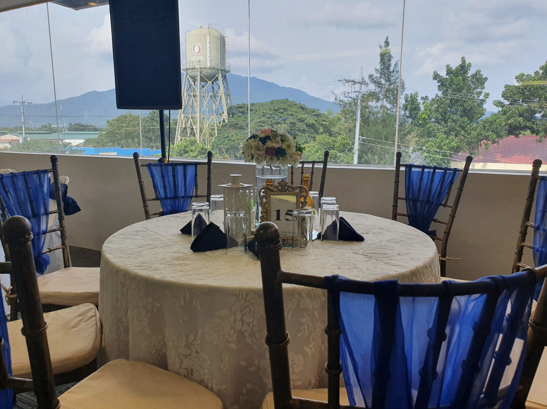 Bravo Tanauan Hotel主图