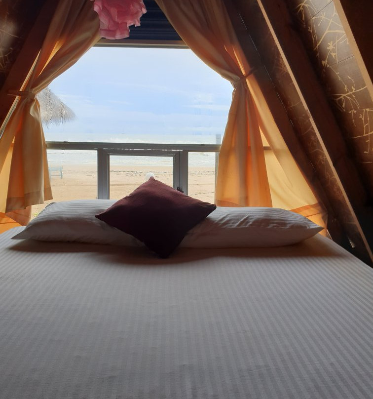 Alfresco Beach Hotel主图