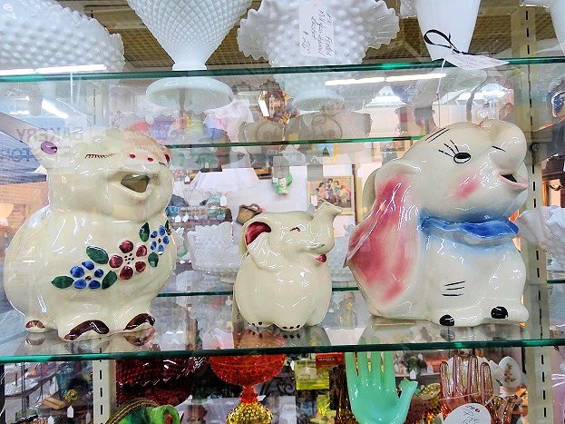 Ageless Treasure Antique Center景点图片