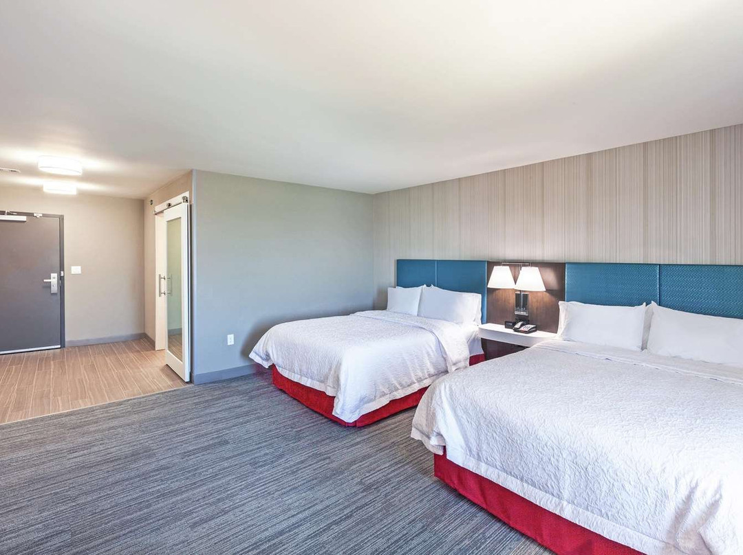 Hampton Inn Gardner Conference Center主图