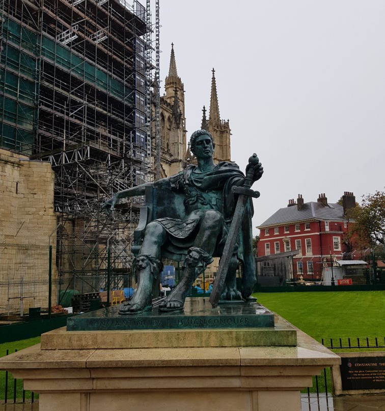 Statue of Constantine the Great景点图片