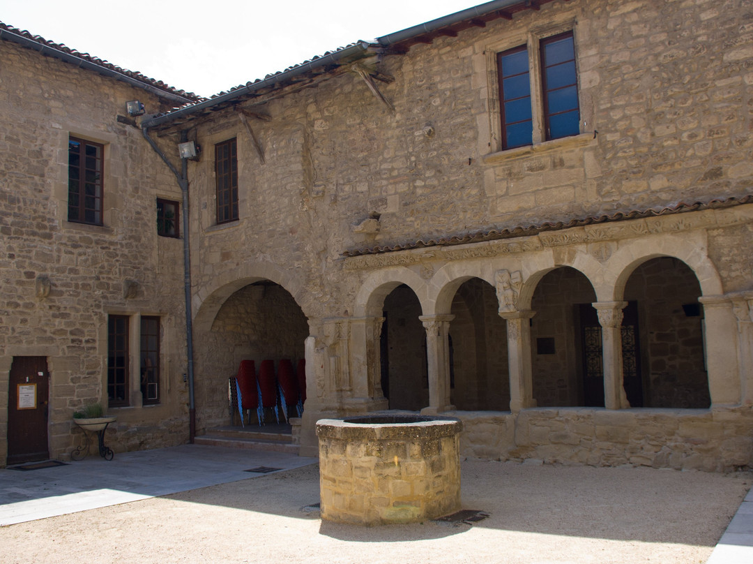 Collegiale Saint-Pierre-et-Saint-Paul景点图片