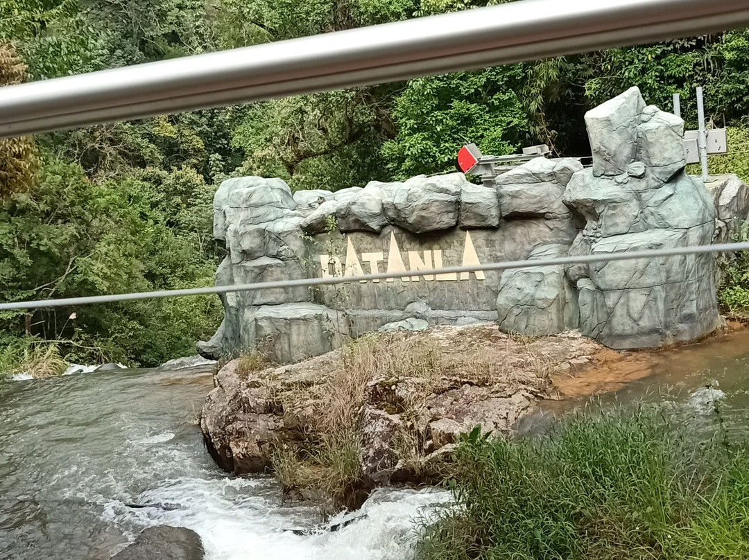 达坦拉瀑布景点图片