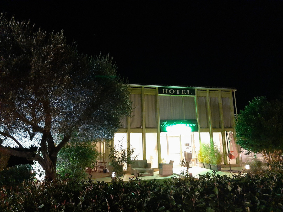 德拉马德拉格花园酒店主图