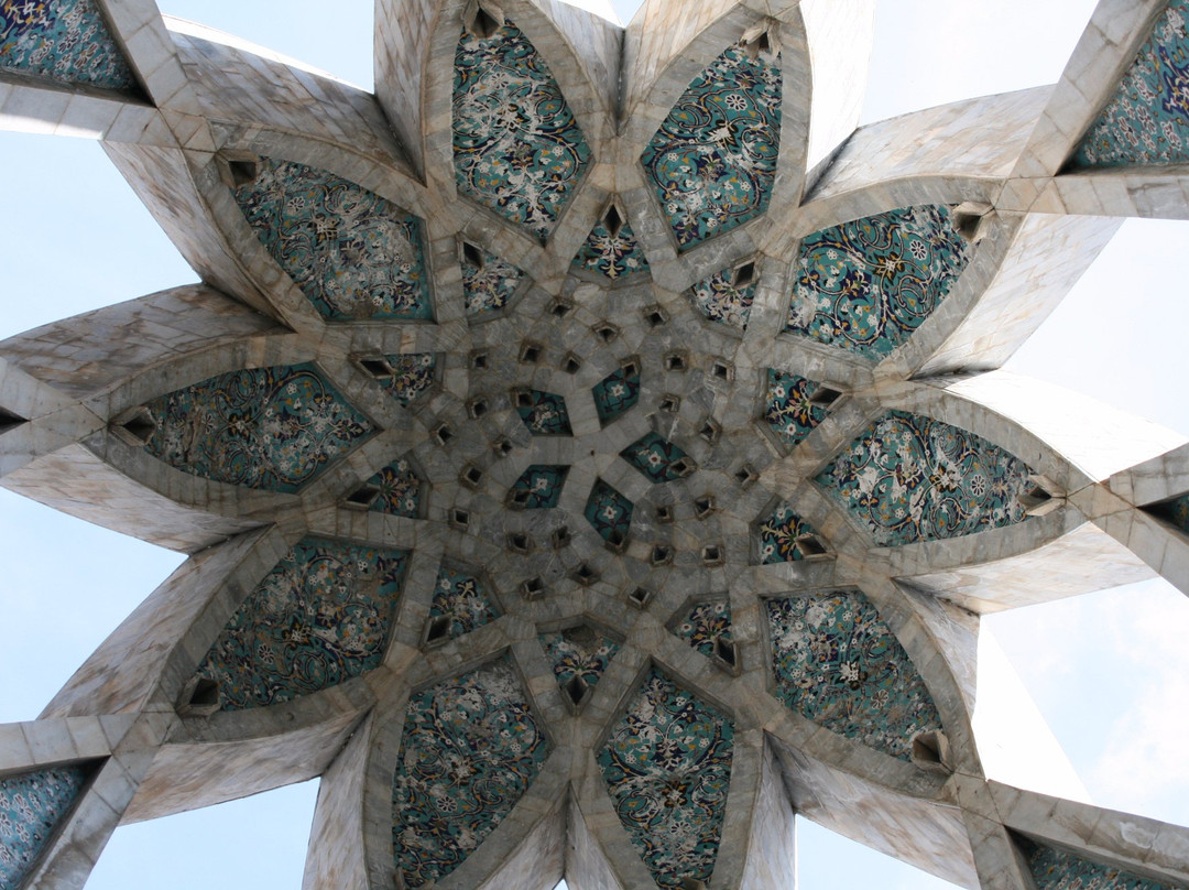 Mausoleum of Omar Khayyam景点图片