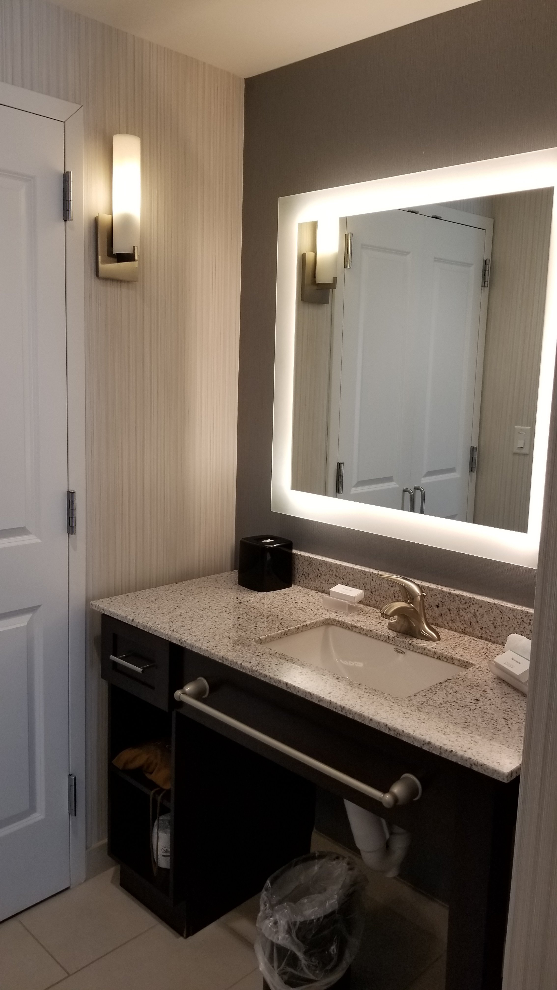 Homewood Suites by Hilton Clifton Park-浴室