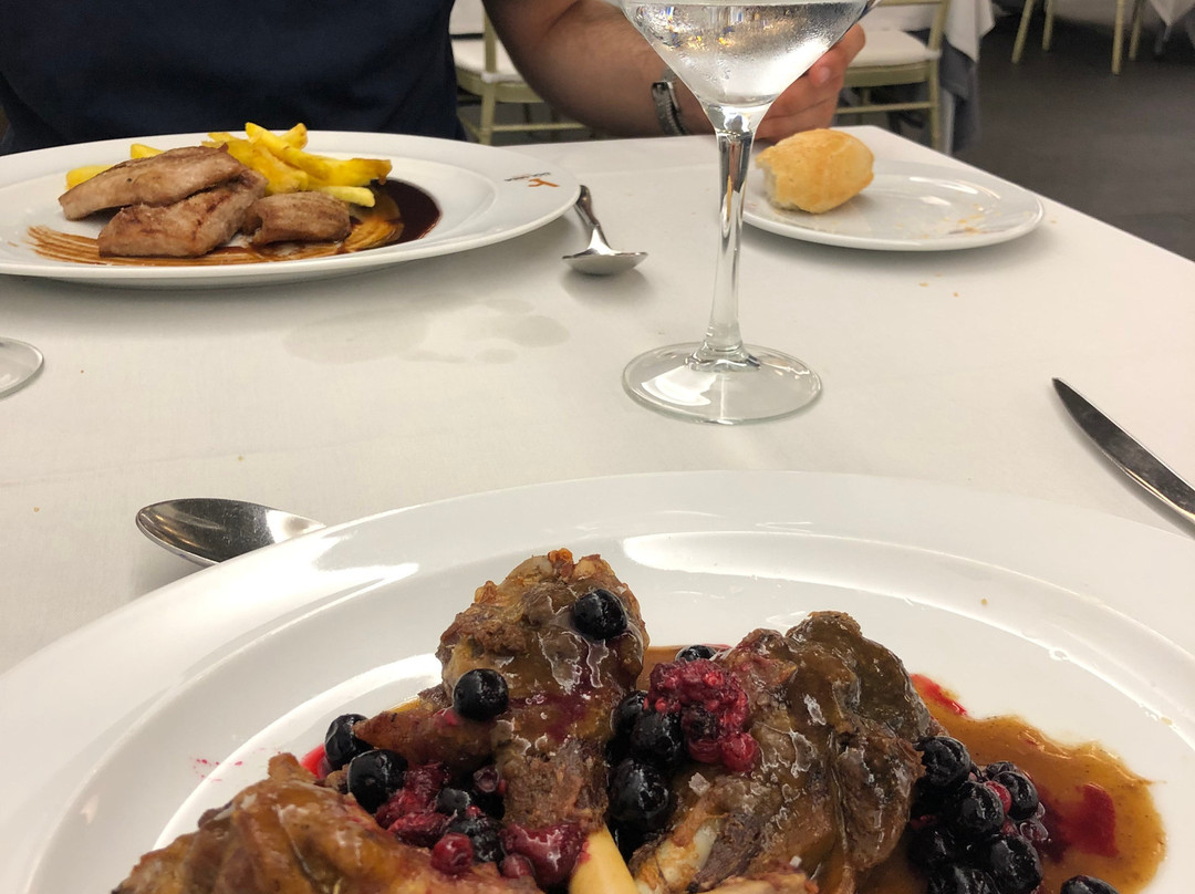 多拉雷亚酒店主图