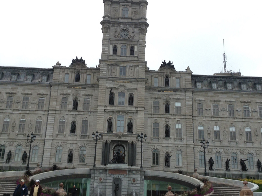 Place de l’Assemblée-Nationale-魁北克市必去景点