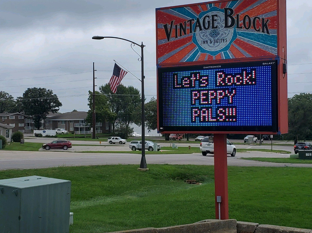 Vintage Block Inn & Suites主图