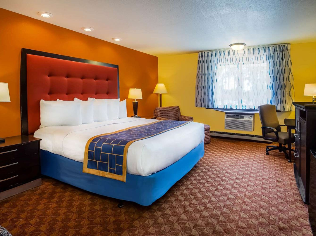 史蒂文斯波恩特斯戴旅馆及套房酒店主图