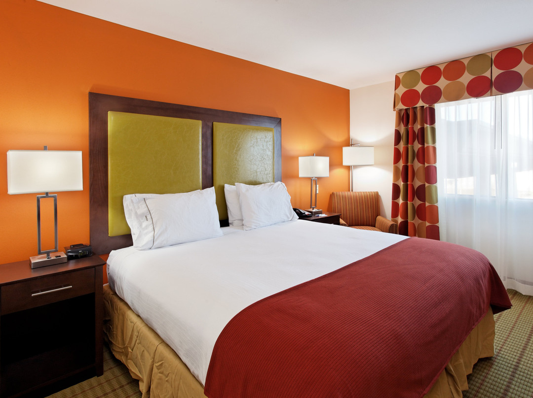 Holiday Inn Express & Suites Florence Northeast by IHG主图