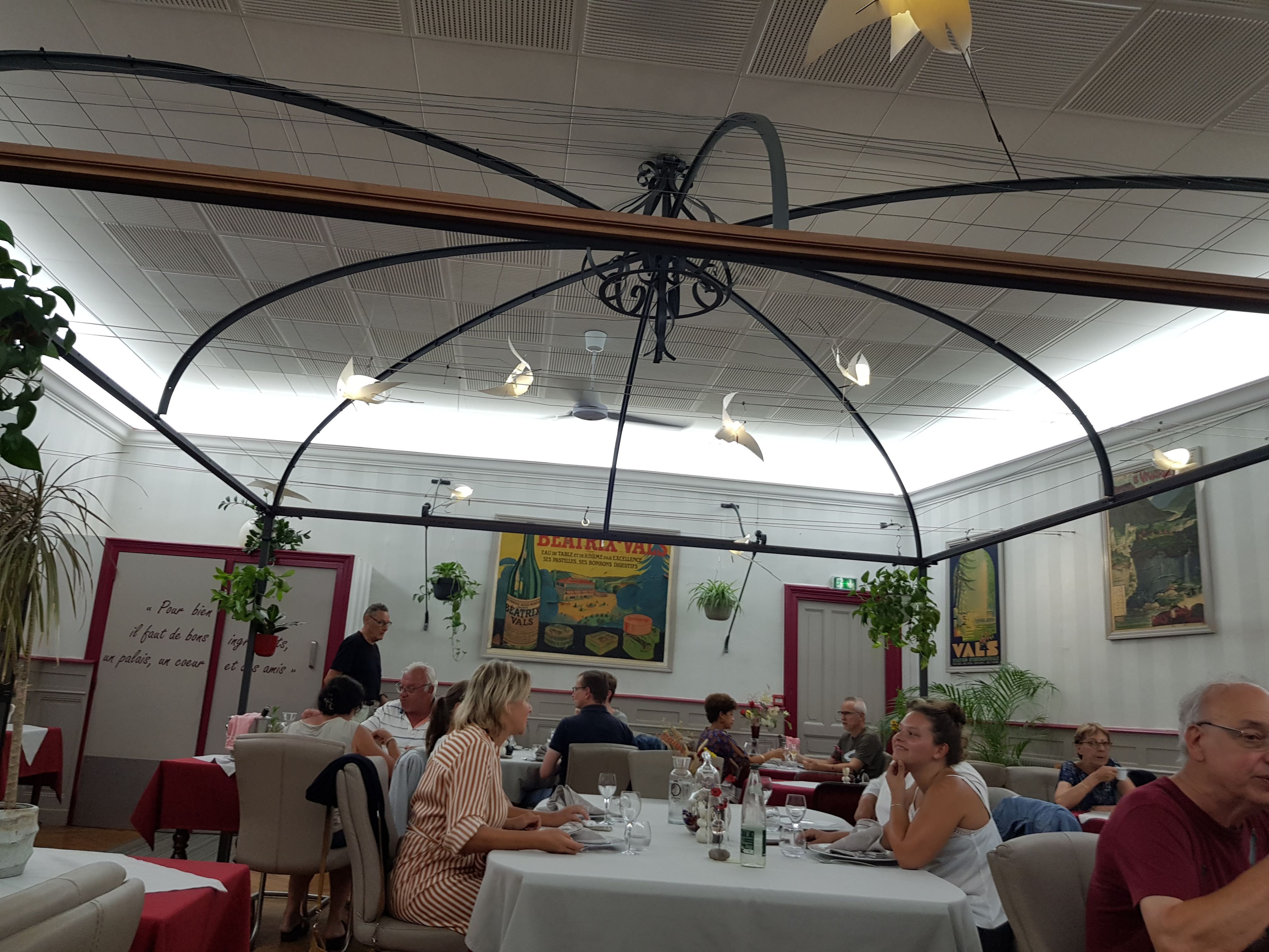 Logis Grand Hôtel de Lyon-餐饮