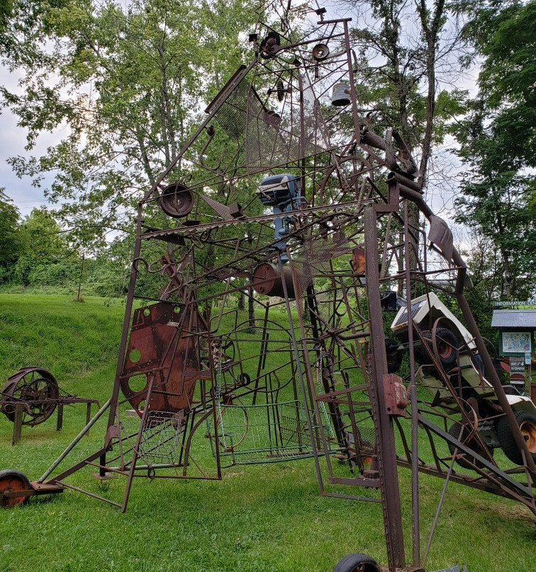 West Street Sculpture Park-加利纳必去景点