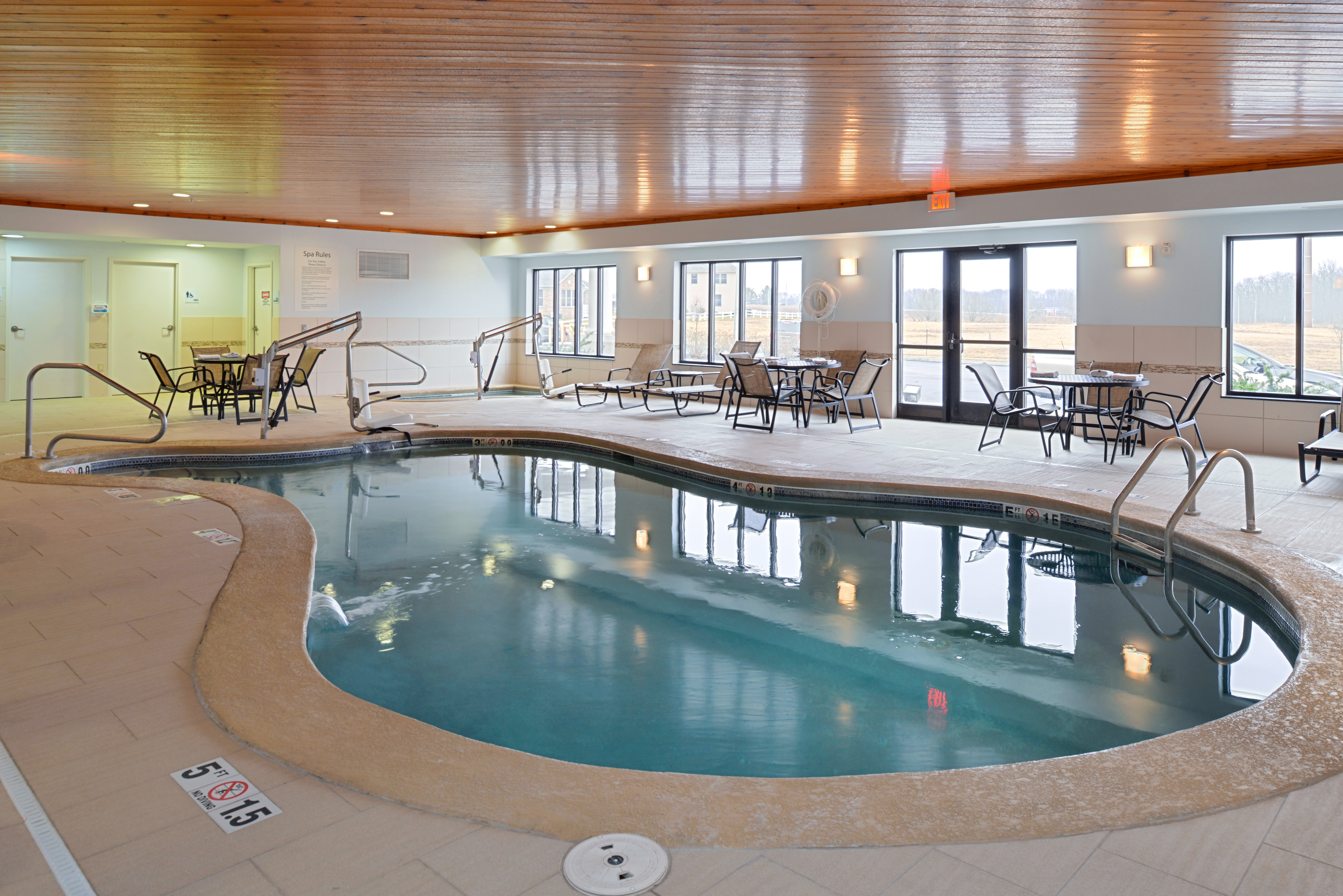 Holiday Inn Express & Suites Greenfield By IHG-官方